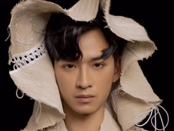 Nam chính của phim Mắt Biếc gây chú ý khi thực hiện bộ ảnh phong cách tối giản 