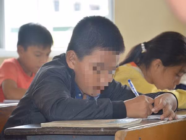 Nhói lòng nhớ lại thời đi học "ác mộng" nhân vụ em học sinh bị tát 231 cái
