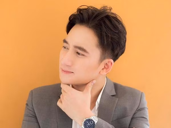 Phan Mạnh Quỳnh khiến fan thích thú khi tung hit về ngày Cá tháng tư