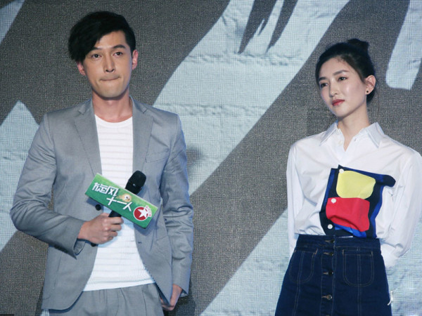 Đến sao Hoa ngữ cũng gượng gạo khi gặp lại "người thương nay đã hóa người dưng"