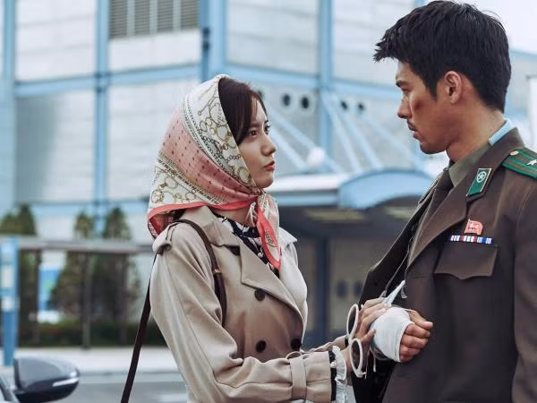YoonA xuề xòa, thất nghiệp và không xu dính túi trong "Cộng sự bất đắc dĩ"