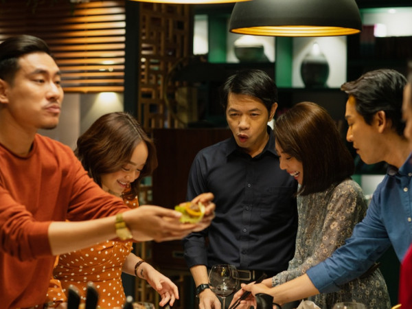 Ca khúc hit "Thật Bất Ngờ" của Trúc Nhân xuất hiện trong teaser của "Tiệc Trăng Máu"