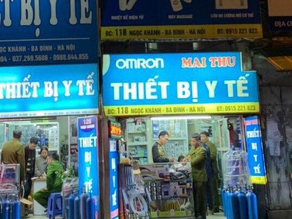 Hai cửa hàng bán khẩu trang giá "cắt cổ" bị phạt hàng chục triệu đồng