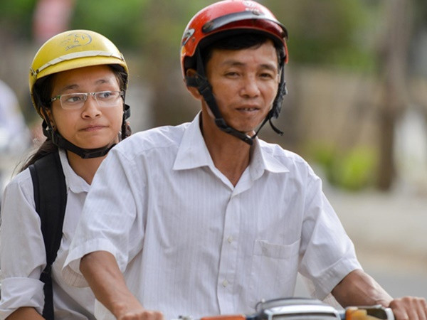 Sĩ tử vượt vũ môn, cha mẹ cũng bước vào "cuộc chiến"