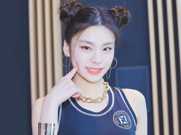 Yeji (ITZY) đáng yêu hết nấc khi nói hộ nỗi lòng hội fangirl vô tình đụng thần tượng