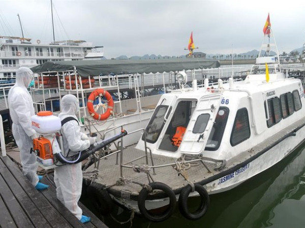 Quảng Ninh phát hiện 4 hành khách có dấu hiệu nhiễm Covid-19