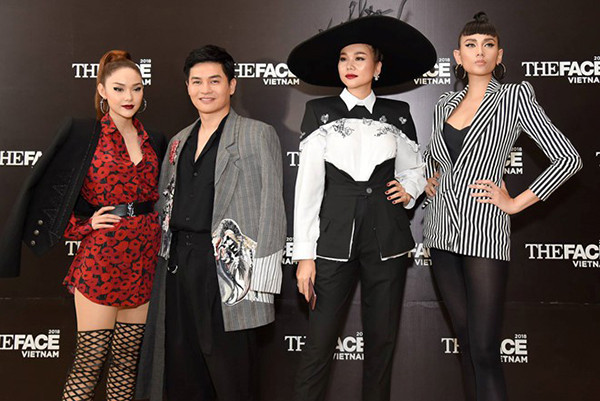 Bộ ba HLV "The Face 2018" rủ nhau "mix đồ lỗi" trong lần đầu xuất hiện
