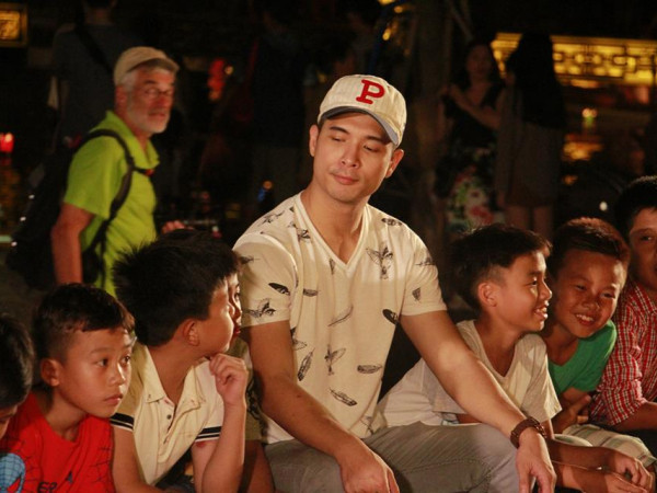 Trương Thế Vinh tiết lộ với các cầu thủ nhí về thời niên thiếu "bóng tròn", chậm chạp