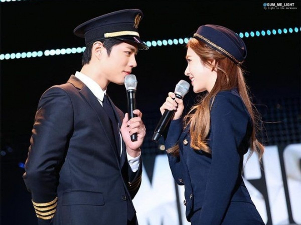 Muốn trở thành diễn viên ngôi sao xứ Hàn, đầu tiên hãy đi làm MC show âm nhạc trước đã