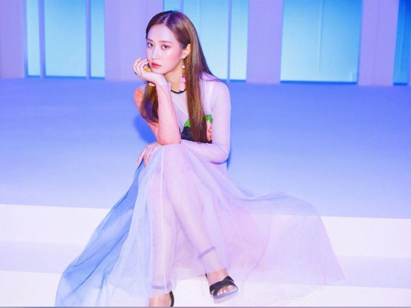 Yuri phản ứng cực ngầu khi nhắn hơn 30 tin mà không thấy Taeyeon đọc cái nào