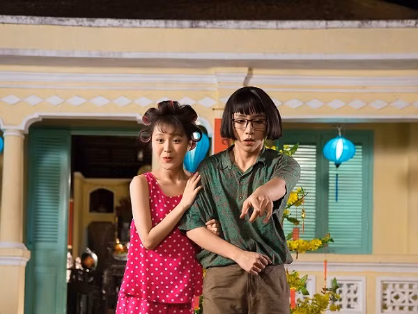 Tùng Maru bất ngờ phá vỡ hình tượng hotboy nam thần để chơi Tết lớn cùng Han Sara