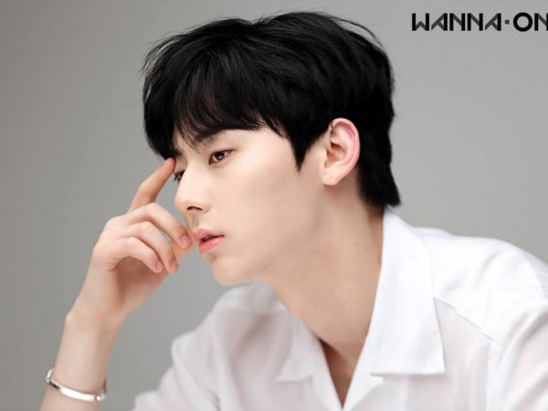 Trong mắt fan K-Pop, chàng trai nào nên chung thủy với màu tóc đen?