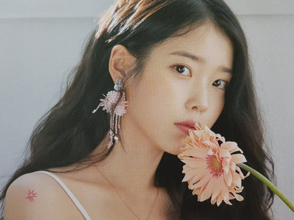 Ngạc nhiên chưa, đến cả tổng thống Hàn Quốc Moon Jae In cũng hâm mộ IU đây này!