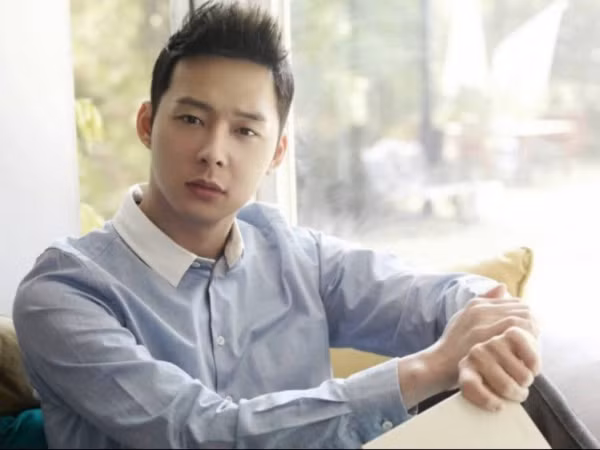 Yoochun (JYJ) lại bị đòi bồi thường hơn 2 tỷ VNĐ vì tấn công tình dục