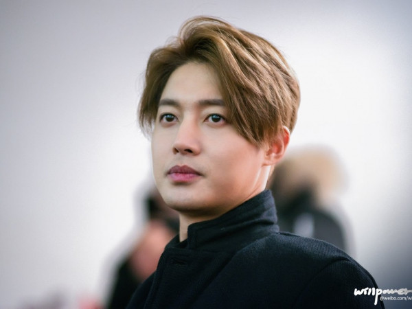 Kim Hyun Joong giới thiệu phim mới, nhưng điều mọi người quan tâm lại là con trai anh