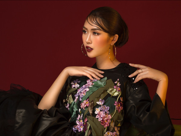 Á quân The Face Tường Linh diện trang phục được thiết kế bởi ca sĩ Junn Đăng Dũng