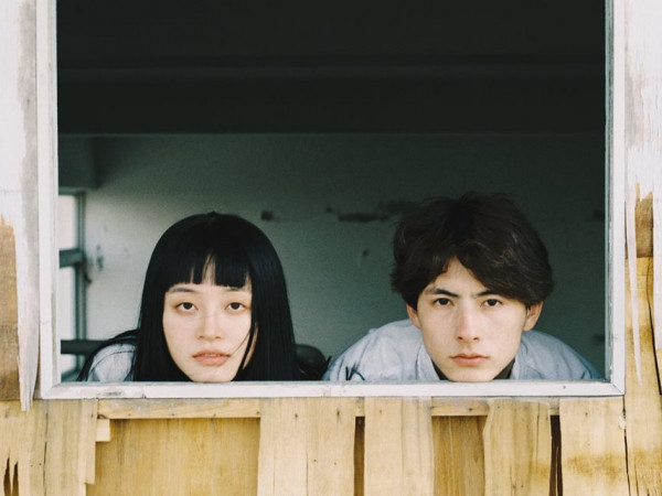 “Những mốc thời gian hạnh phúc”: Tình đầu chàng chuyên Lý, nàng chuyên Văn