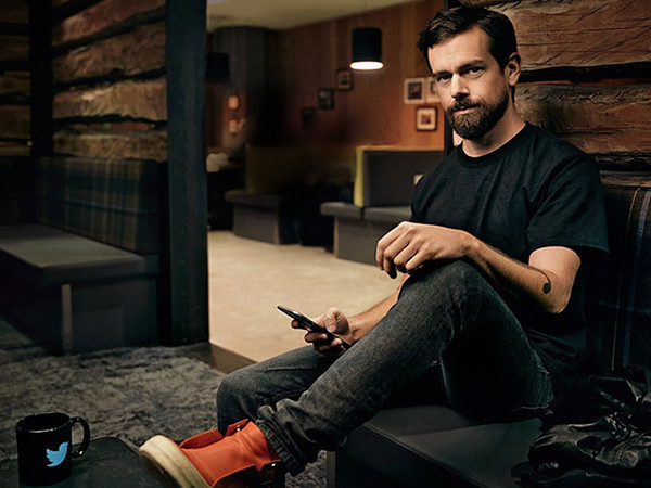 Ông chủ của Twitter điều hành 2 công ty công nghệ lớn cùng lúc mà không cần đến máy tính