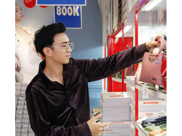 Soobin Hoàng Sơn, Gil Lê bật mí món quà tặng mẹ nhân ngày Phụ nữ Việt Nam.