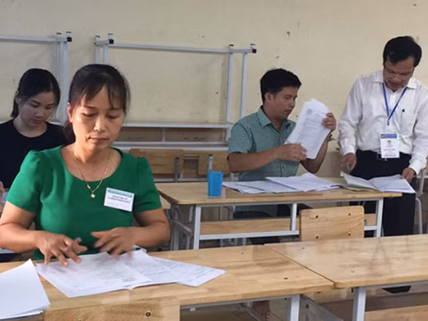 Tiếp tục chấm thẩm định bài thi THPT quốc gia thêm 3 tỉnh