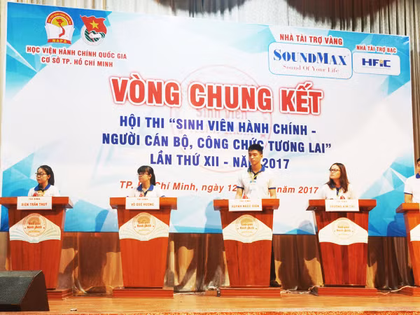 Sinh viên thi tài làm bộ trưởng giả định tại Học viện Hành chính Quốc gia 