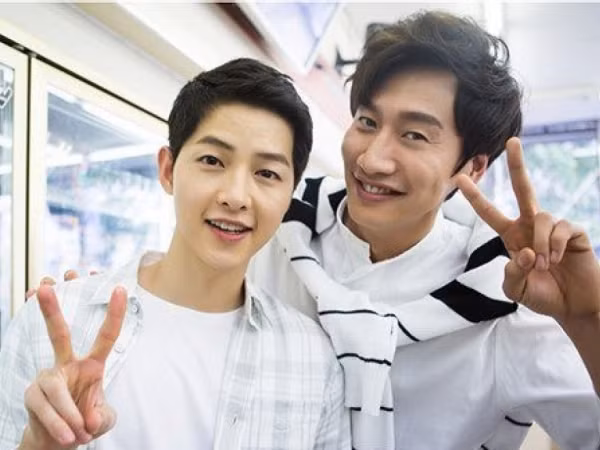 Ai cũng hào hứng khi nghe tin Lee Kwang Soo sẽ là MC đám cưới Song - Song, nhưng …