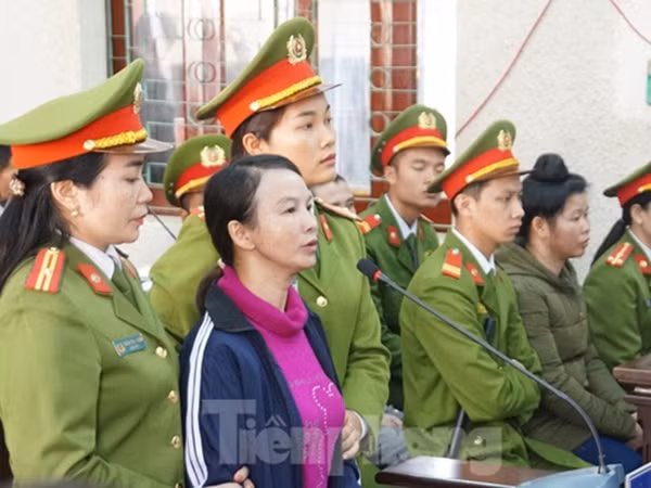Mẹ "nữ sinh giao gà" mua bán heroin với nhóm giết con bị tuyên 20 năm tù