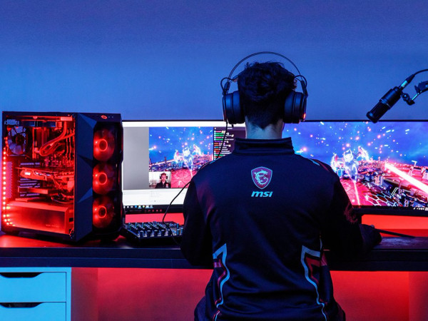 Chuyện các streamer hay những kẻ “lông bông” thành công trong thời đại số