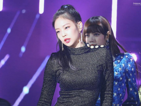 Jennie (BLACK PINK) khiến cư dân mạng trầm trồ vì thân hình quá hoàn hảo