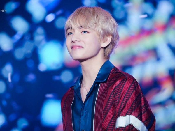 Có ai ngờ khi còn nhỏ, V (BTS) cũng đã trải qua cảnh bị bạn thân chơi xấu, bỏ rơi 