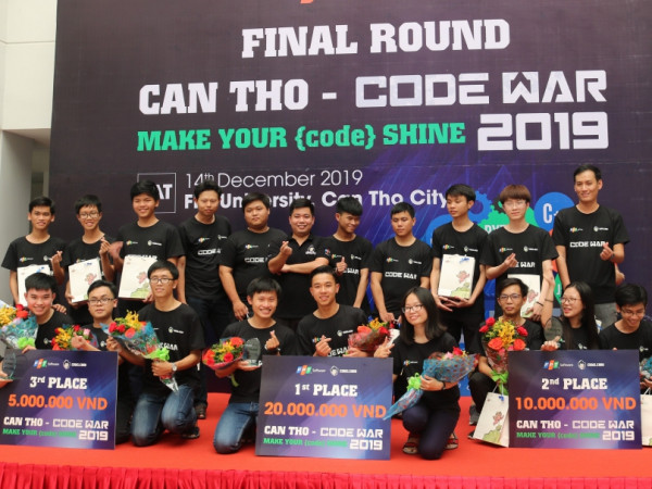 Lập trình viên Cần Thơ so tài trong sân chơi lập trình Codewar