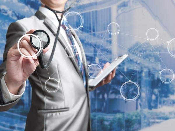 Đừng đặt tính mạng của bạn vào “bác sĩ online” - những “lang băm” thời đại số!