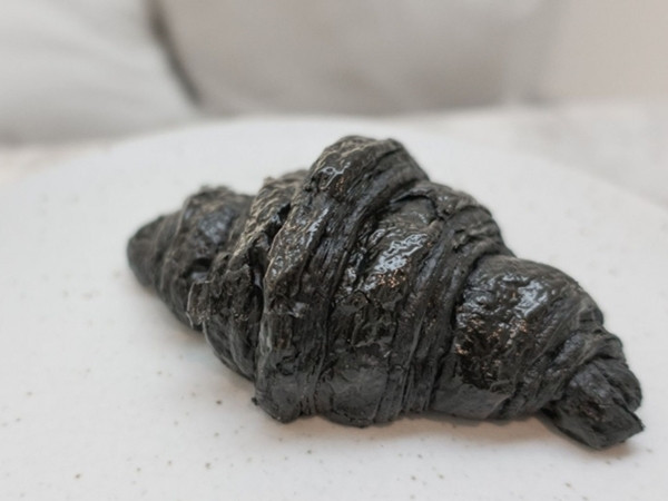 Chiếc bánh sừng bò trở thành hiện tượng “viral” - vì trông… không giống bánh!