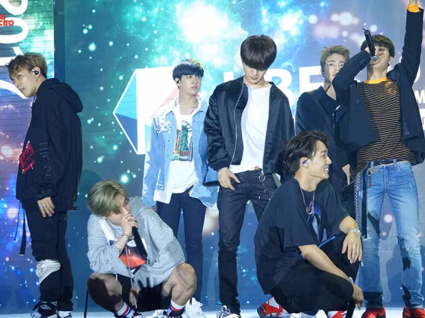 iKON à! V-iKONIC chúng tớ đã đợi rất lâu rồi đó!