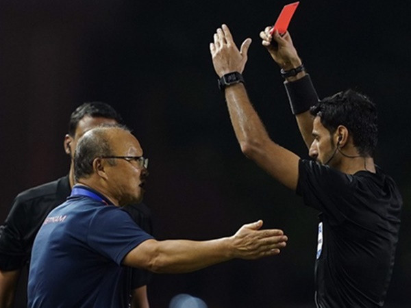 HLV Park Hang-seo bị AFC đình chỉ 4 trận, phạt 5.000 USD