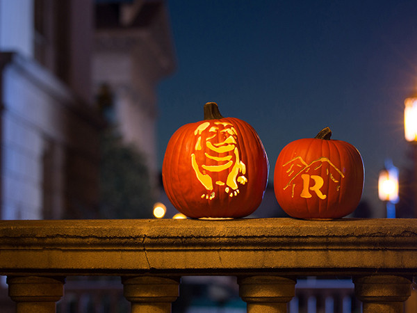 Theo dòng sự kiện: Halloween đã “ám ảnh” thế giới âm nhạc như thế nào? 