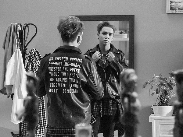 Bạch Công Khanh từ hình tượng thư sinh ngoan hiền lột xác thành "bad boy" trong MV mới