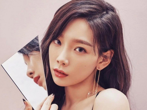 Taeyeon (SNSD) bỗng dưng theo dõi fansite của Jimin (BTS) và sự thực bất ngờ đằng sau