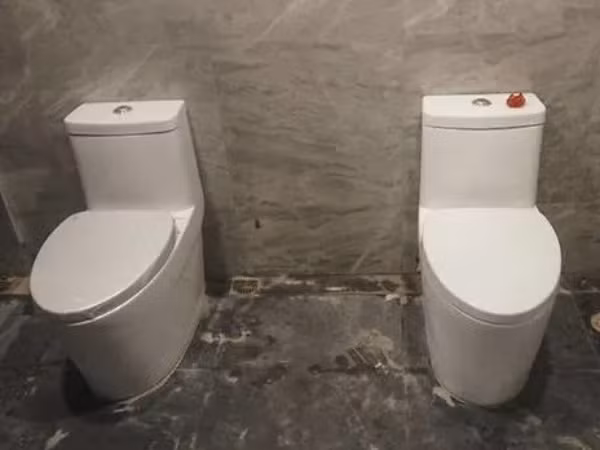 "Bài toán khó" ở SEA Games 2019: Hai bồn vệ sinh sát nhau nhưng không có vách ngăn?