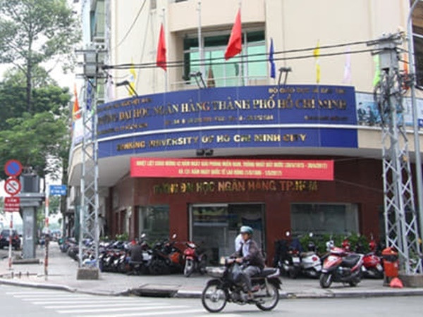 ĐH Ngân hàng TP.HCM: Sinh viên phản ứng nhà trường thay đổi xếp loại học lực