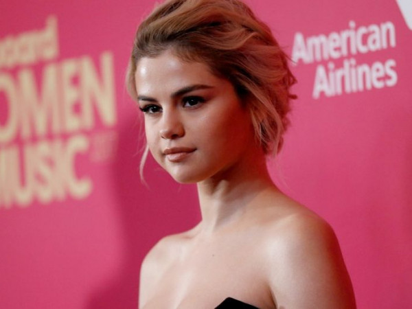 Selena Gomez nghĩ gì về việc Justin Bieber đính hôn?