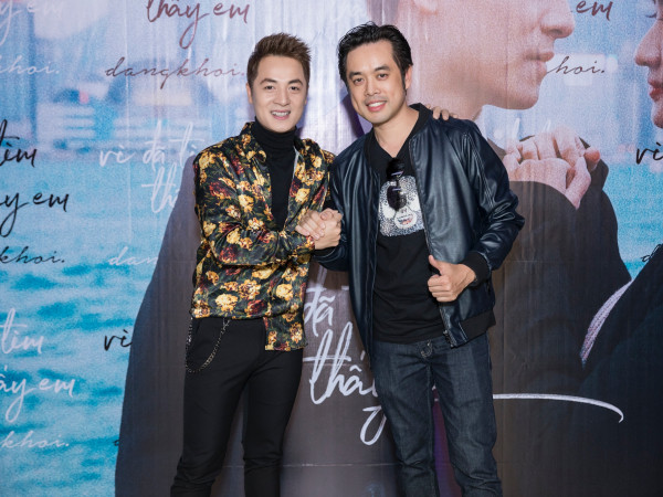 Nhạc sĩ Dương Khắc Linh tự tay cầm máy quay MV cho Đăng Khôi ở Hong Kong