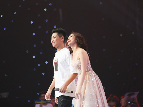 Xuất hiện cậu bé làm náo loạn "The Voice Kids" vì quá giống Erik ngày xưa