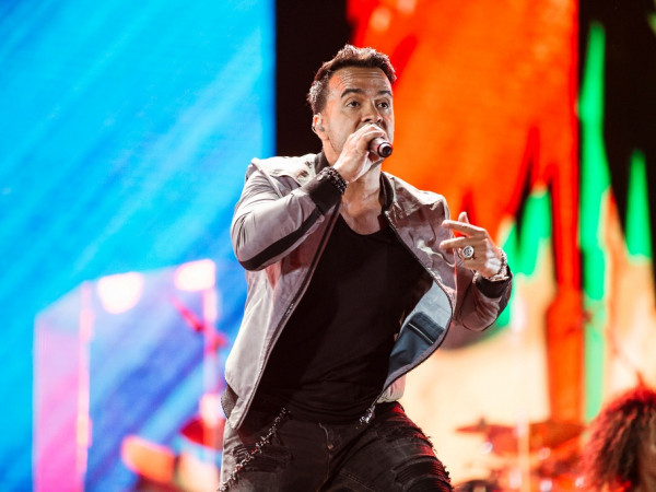 Chủ nhân hit "Despacito" hát đến gần 3 giờ sáng phục vụ khán giả tại Đà Nẵng 