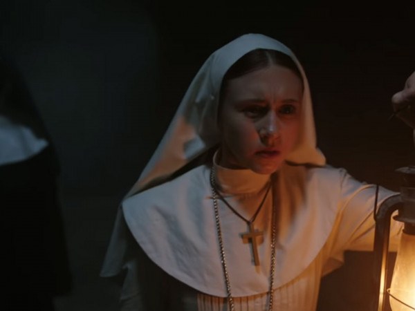 "The Nun" tung poster gây "trụy tim" với hình ảnh ám ảnh của Valak 
