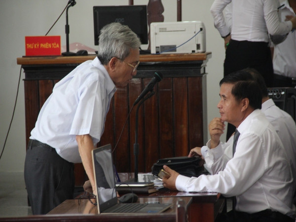 Vụ dâm ô hàng loạt bé gái: Bị cáo đòi tự thiêu nếu tòa tuyên có tội