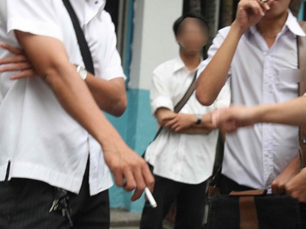 Chưa lúc nào vấn nạn “thuốc lá học đường” lại trở nên nhức nhối như hiện nay