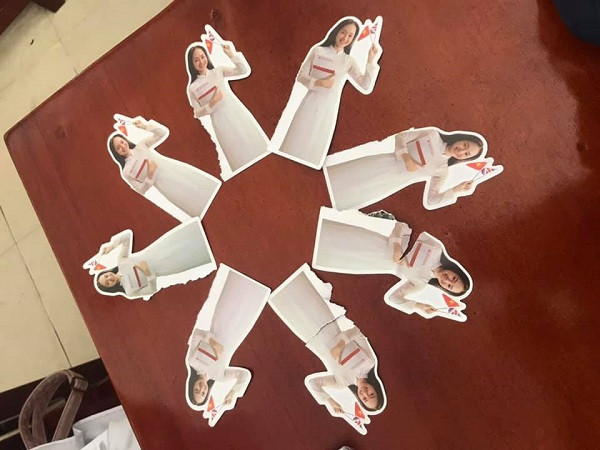 Khi trường bạn có quá nhiều tờ rơi tuyển sinh, nên làm gì cho “ngầu”?