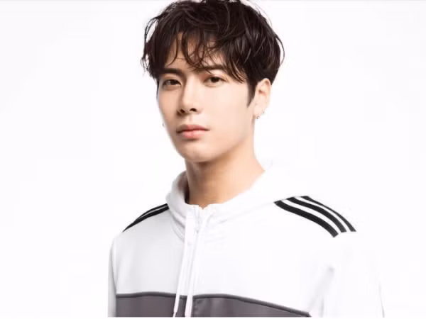 Jackson (GOT7) khiến fan lo lắng khi vắng mặt tại fansign của nhóm