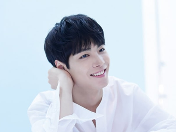 Dù trời có nóng đến mấy, JR (NU’EST) vẫn giữ thói quen khó hiểu này